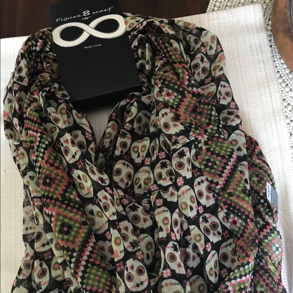 Sugar skull infinity scarf - Picture 1 of 2